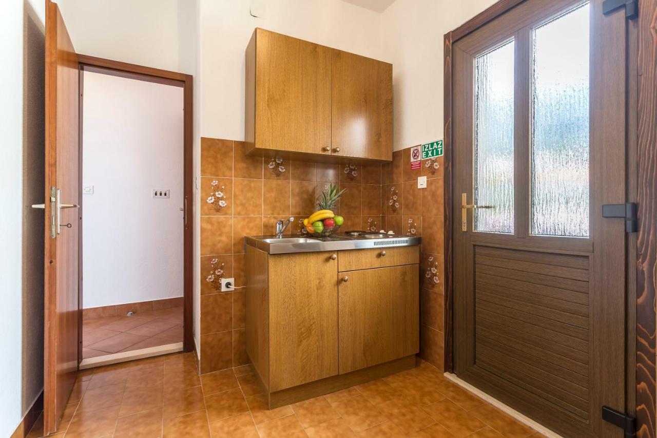 Apartmani Bezma Bol Exterior foto
